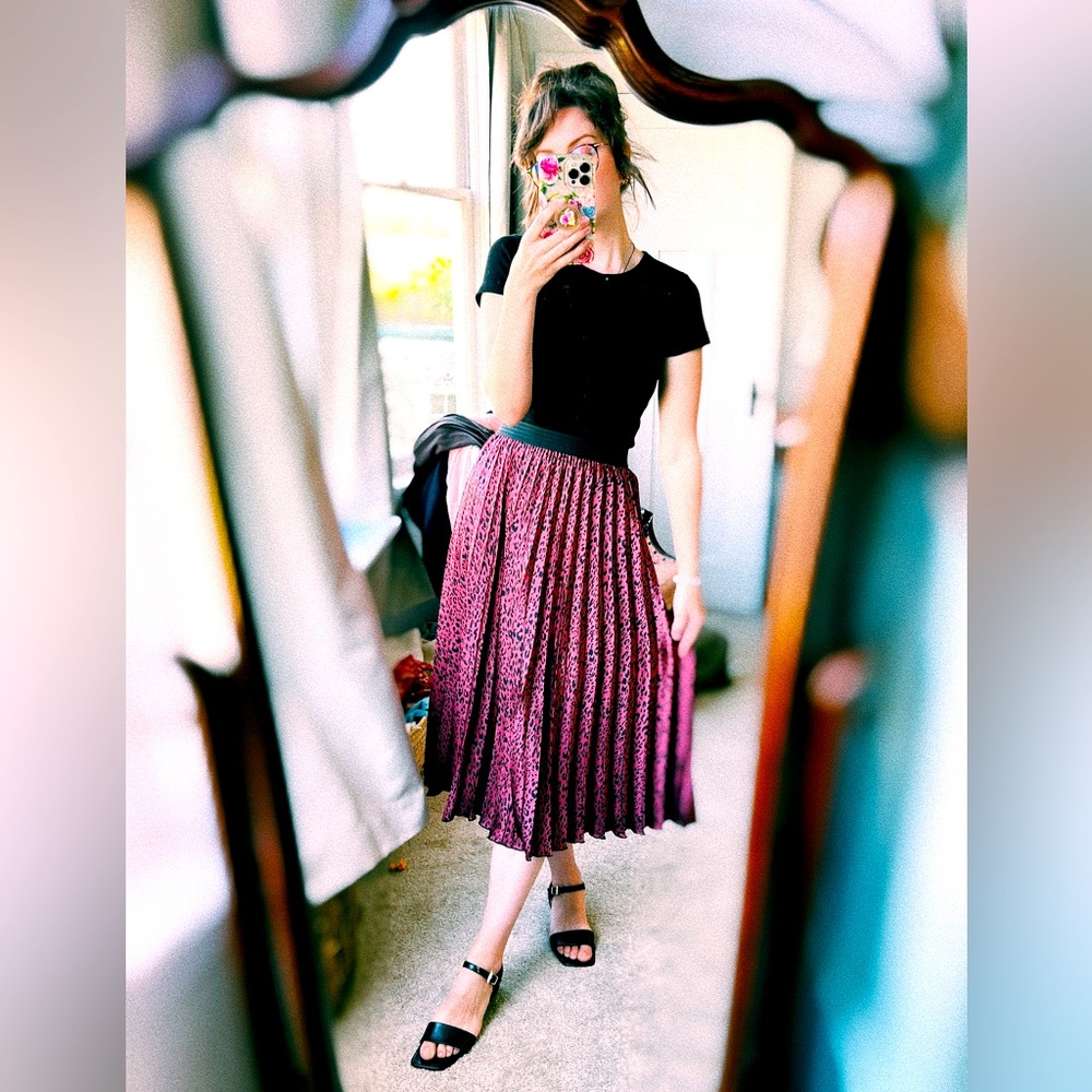 ZARA Rose Pleated Cheetah Print MIDI skirt